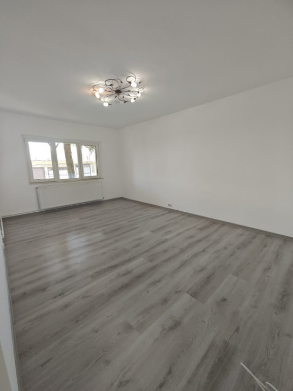 Apartament 3 camere, 87 mp, zona Garden Villa