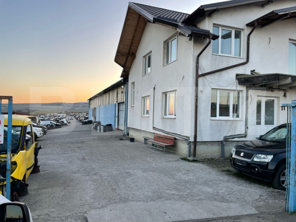 Hala cu cladire birouri, 14400 mp teren, in Copaceni