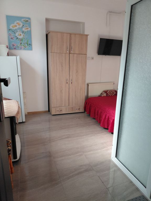 ???? Apartament cu 1 cameră de închiriat la casa – St...