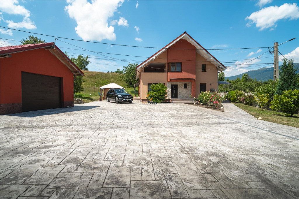 Fara Comision Vila Exclusivista langa Statiunea Straja