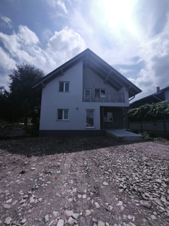 Casa noua individuala 5 camere, 500mp teren, Radauti