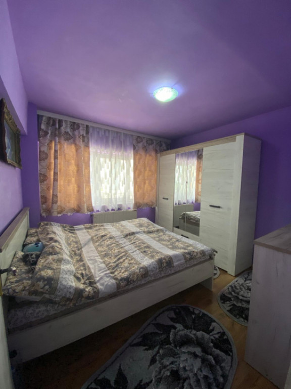 Apartament decomandat 2 camere, 48 mp + balcon, etaj 6/8, zo