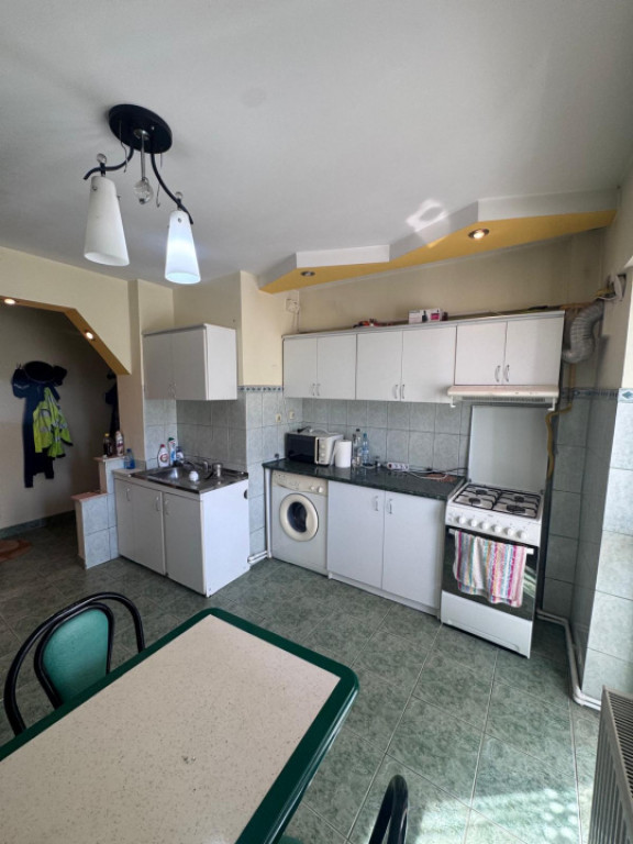 Apartament 2 camere, central , Radauti