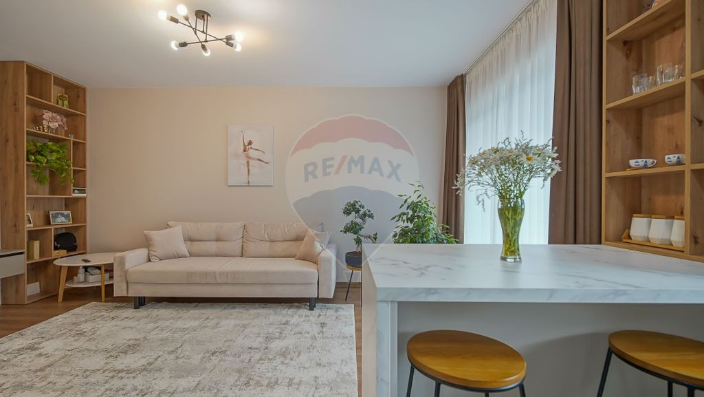 Apartament cu 2 camere, priveliste deosebita, balcon, lift,