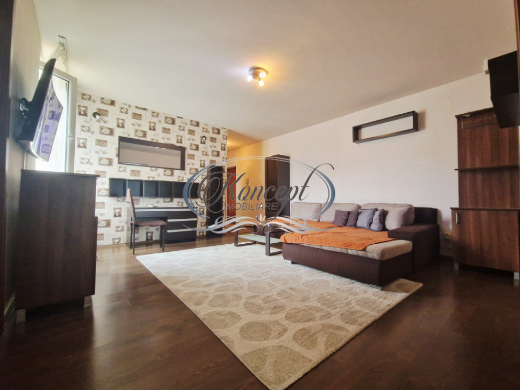 Locuinta moderna, renovata, cu balcon si parcare, strada Tin