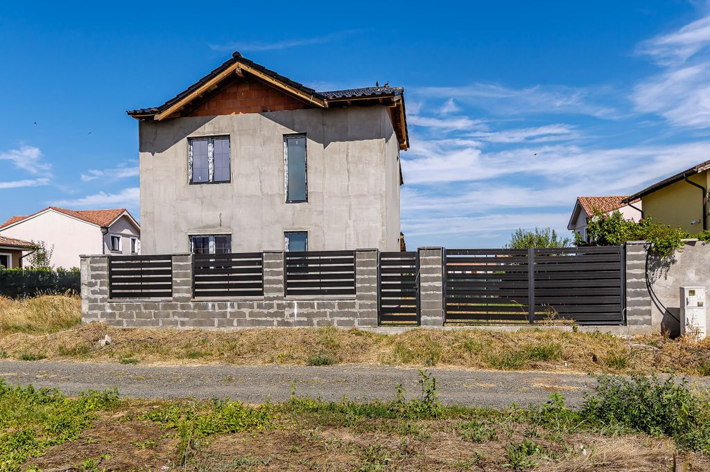 Spațiu comercial cu multiple intrebuintari+2000mp teren ...