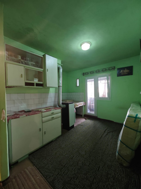 Apartament 2 camere, decomandat, spațios, zonă liniștită