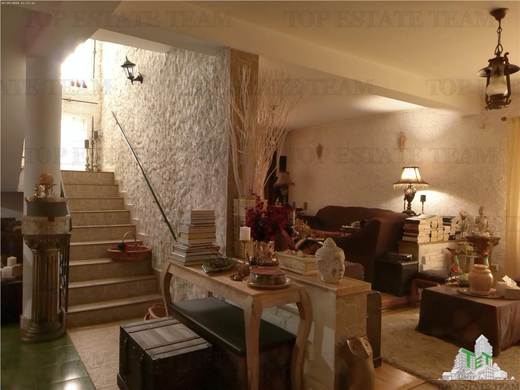 Super afacere, vila cu aspect de conac cu spatii moderne dar