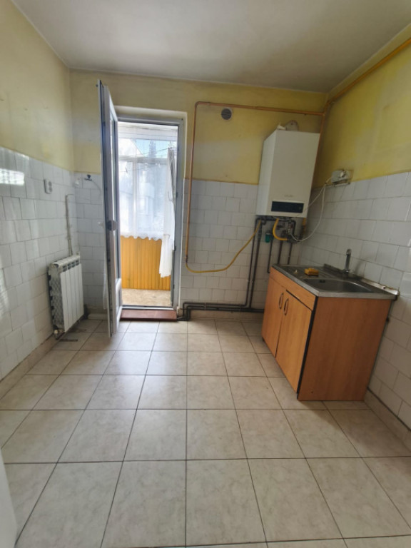 Apartament 3 camere, 61mp, zona Hurmuzachi, Radauti