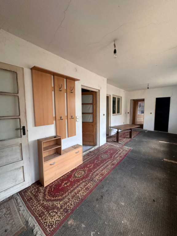 Casă de vânzare in zona KM 5, Constanța | 4 Camere | Tere