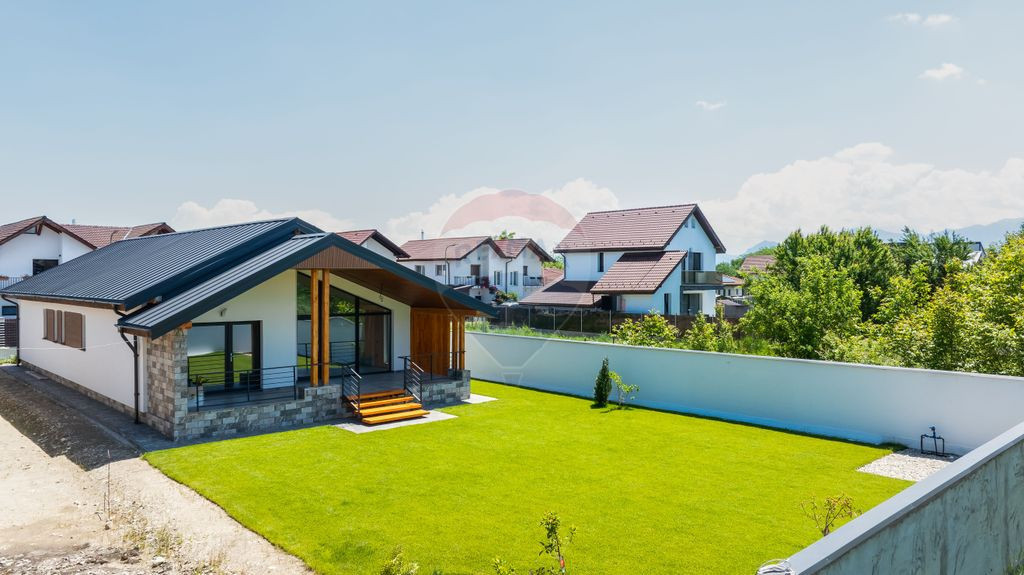 Comision 0 %! Casă cu 4 camere de vânzare în zona Stup...