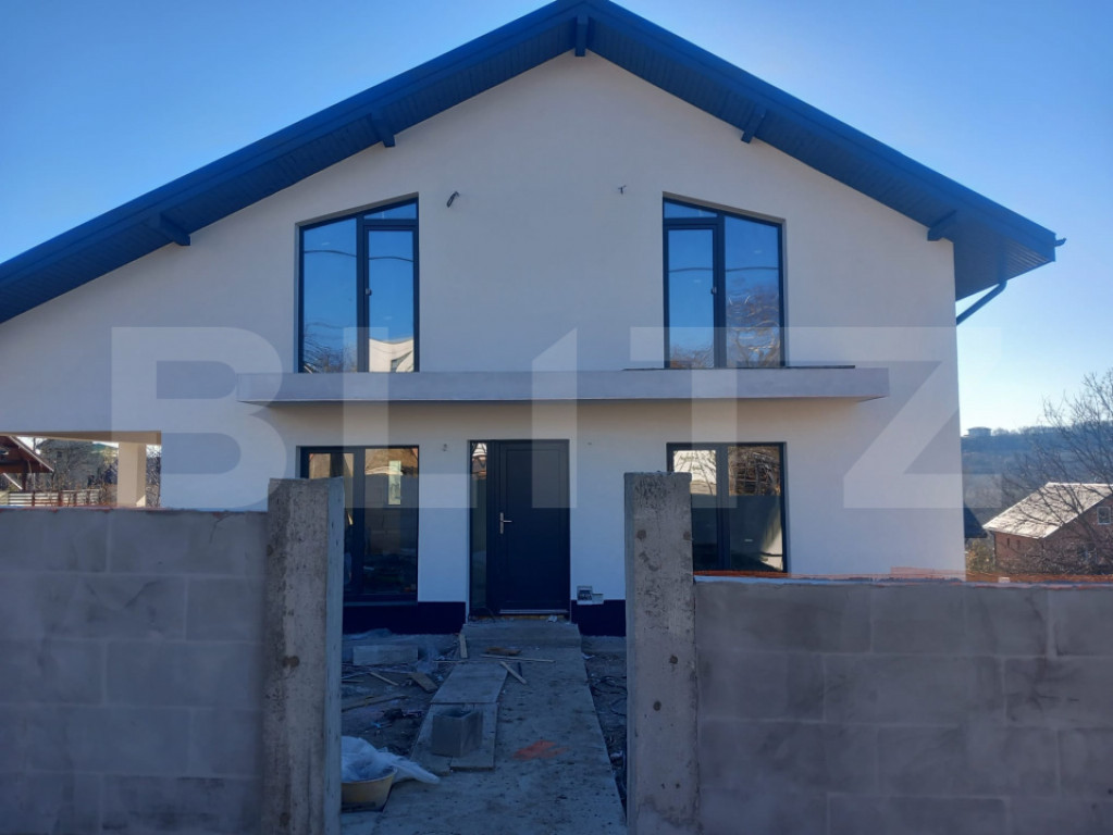 Vila moderna cu 5 camere in Valea Adanca, langa lac