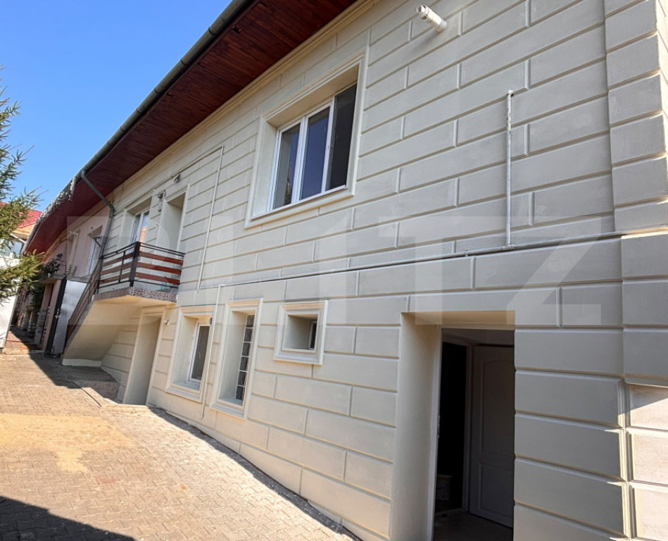 Apartament 3 camere cu curte, în centru Blaj
