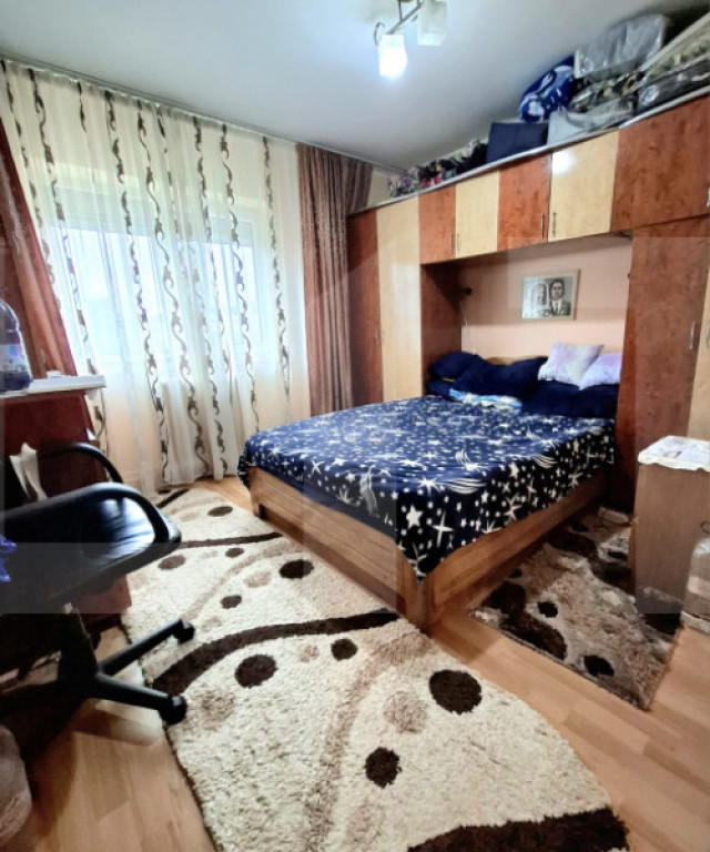 Apartament cu 3 camere, decomandat, 64 mp, zona Stadionului