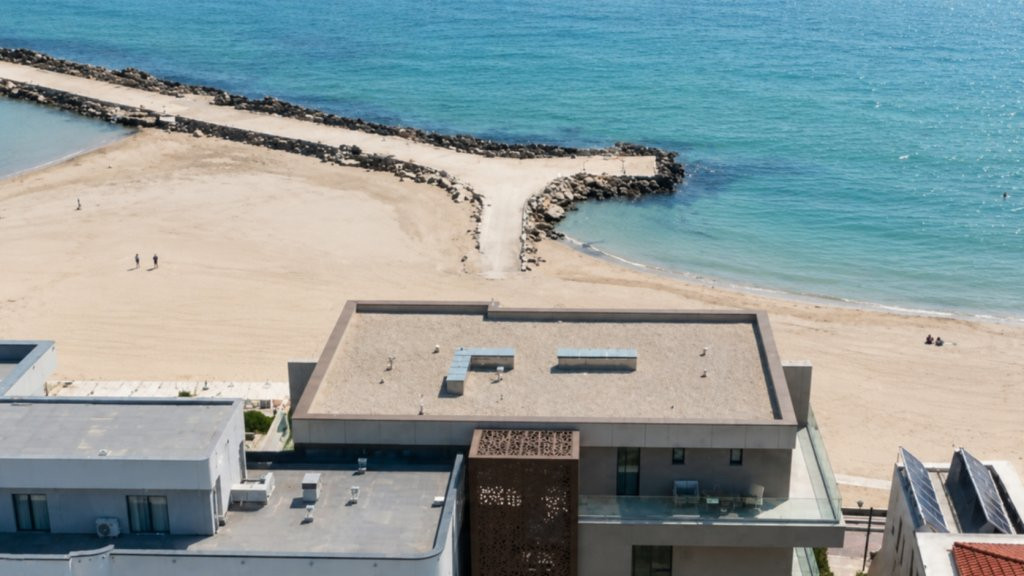 Hotel nou in Eforie Nord | Primul rand la Mare | 37 unitati