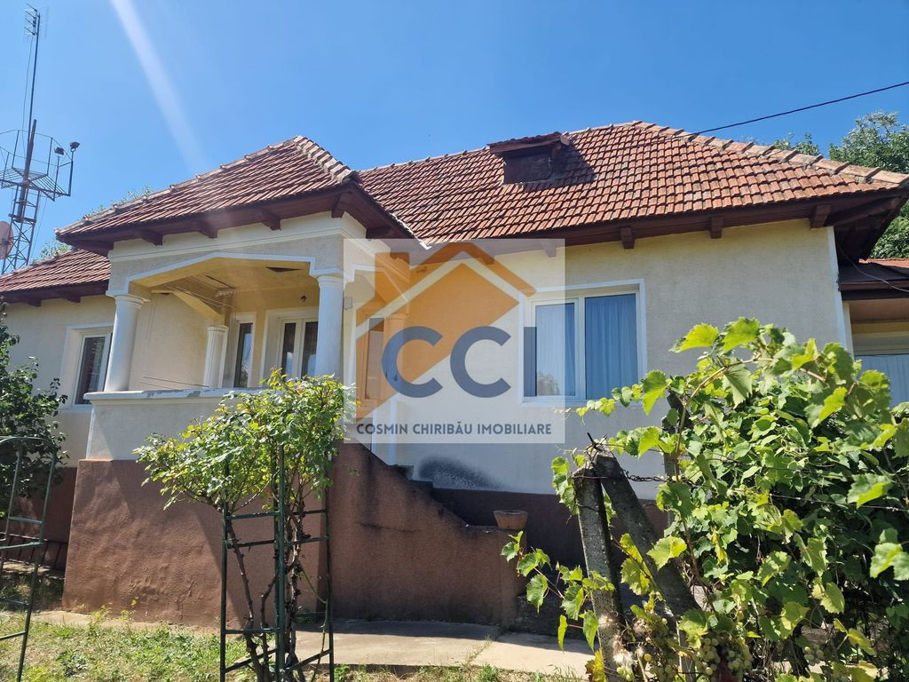 Casă/Vilă duplex cu 5 camere de vânzare, strada 9 Mai- zo