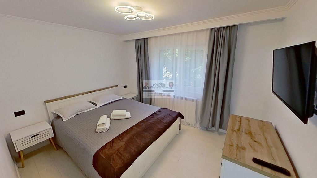 Apartament Adjud/Central/Etajul 1 vis a vis de Parcul Cen...