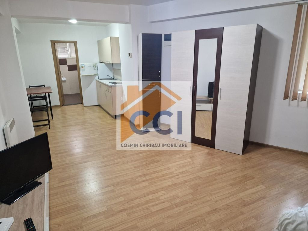 Garsonieră open-space de închiriat, Bacău, str. Stadio...