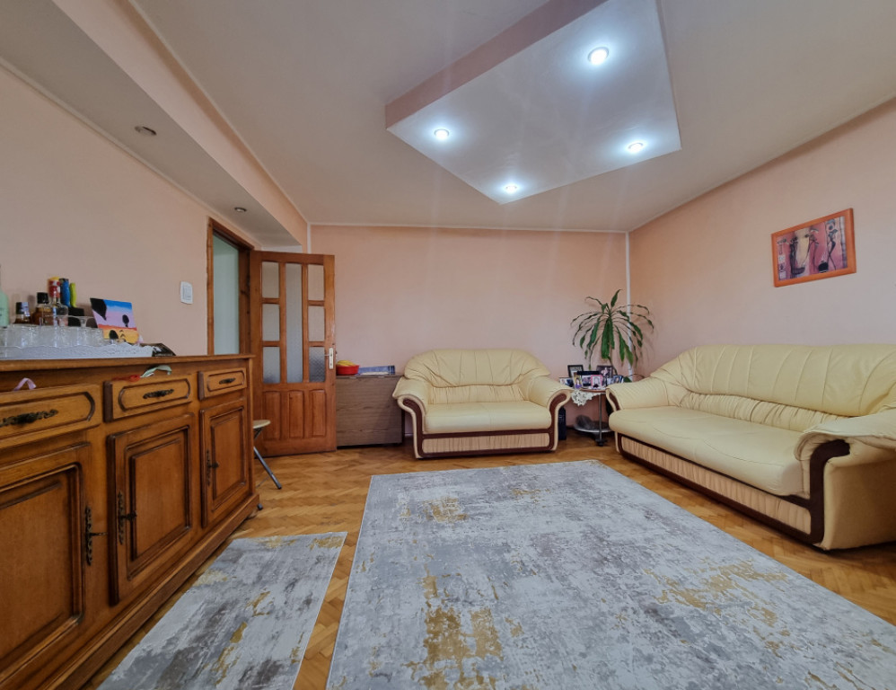 Apartament 3 camere Neagoe Voda sau schimb cu 2 camere + dif