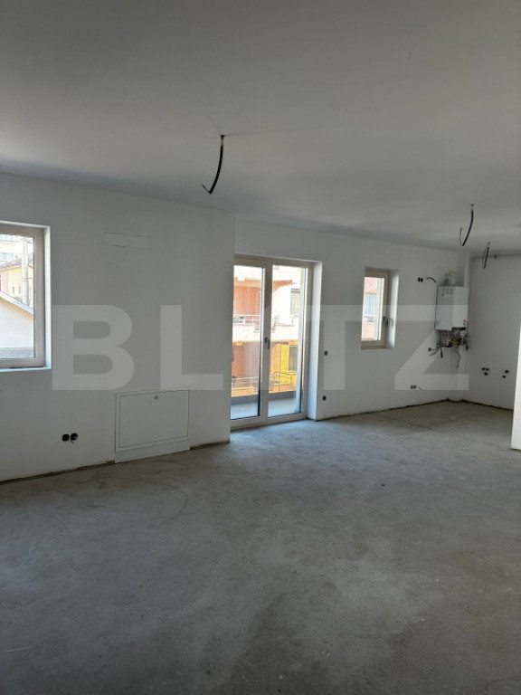 Apartament 1 Camera, 37 mp, Semifinisat, Zona Iulius Mall