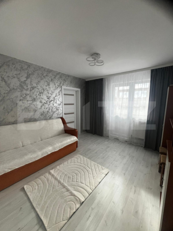 Apartament 3 camere, 49 mp, zona Alexandru cel Bun