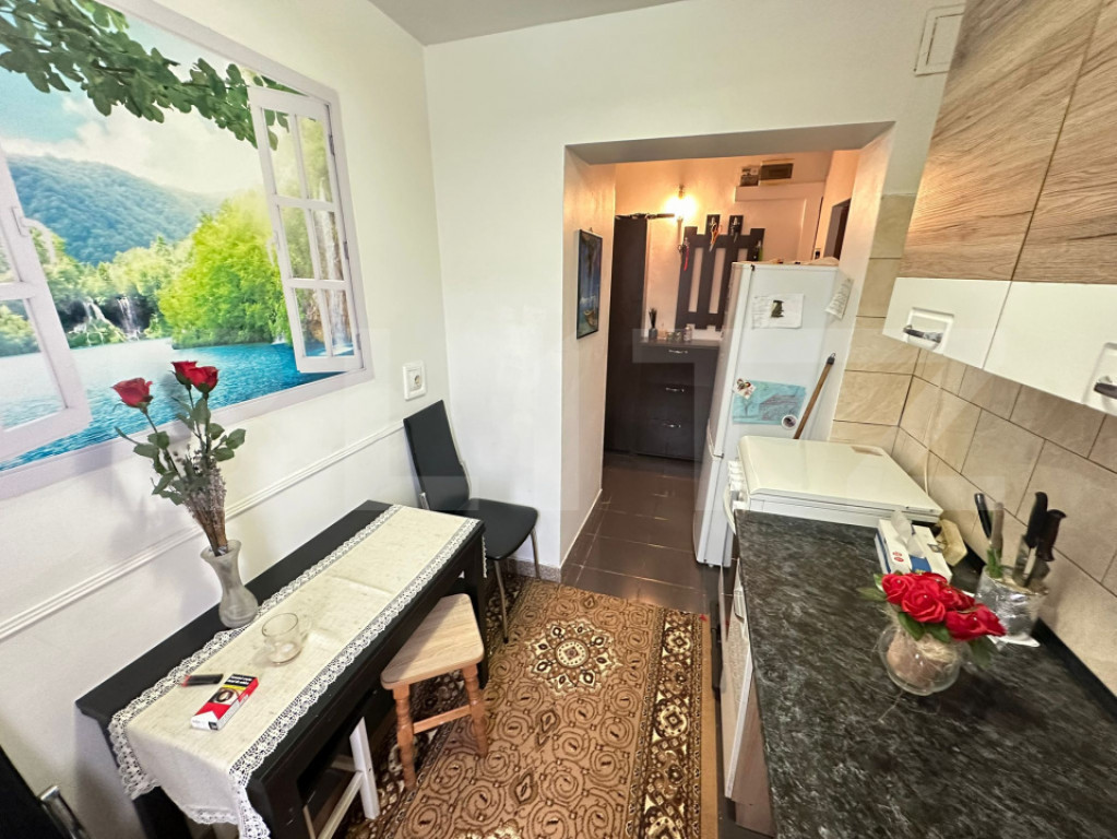 Apartament 2 camere, semidecomandat, 40 mp, zona Micro – m