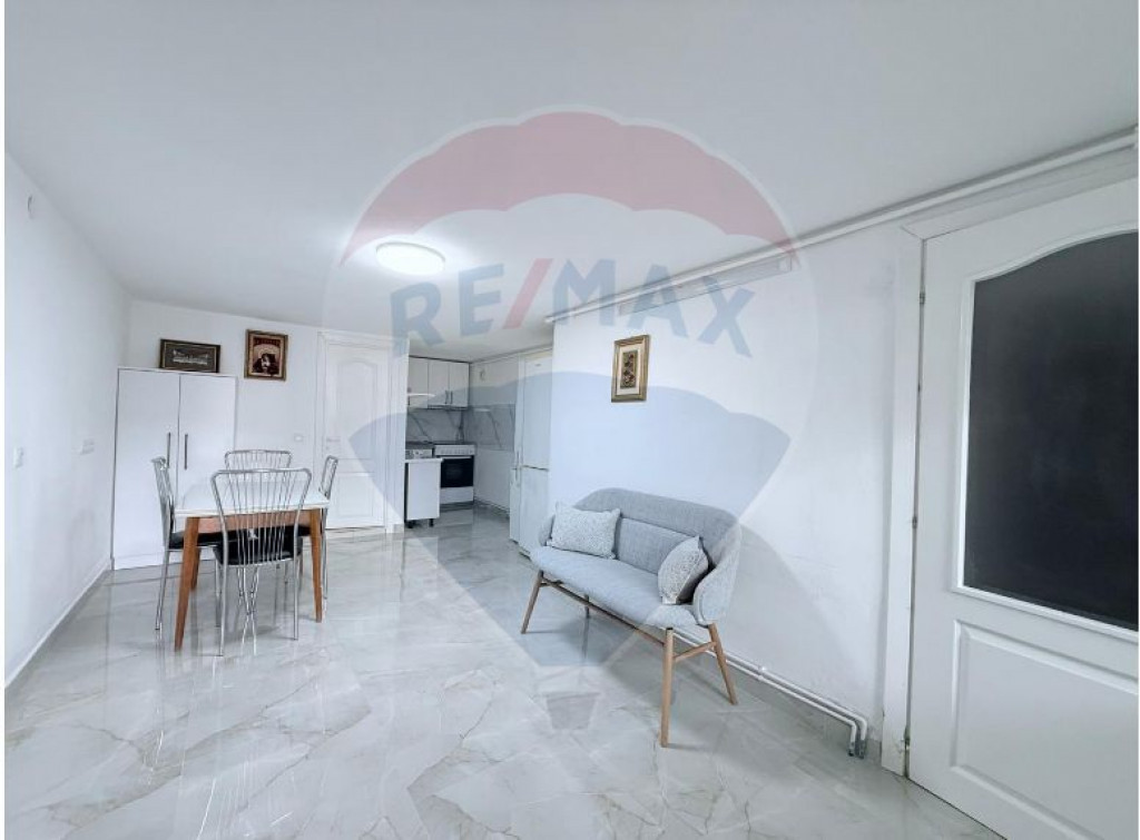Apartament Spațios în Zona Centrală