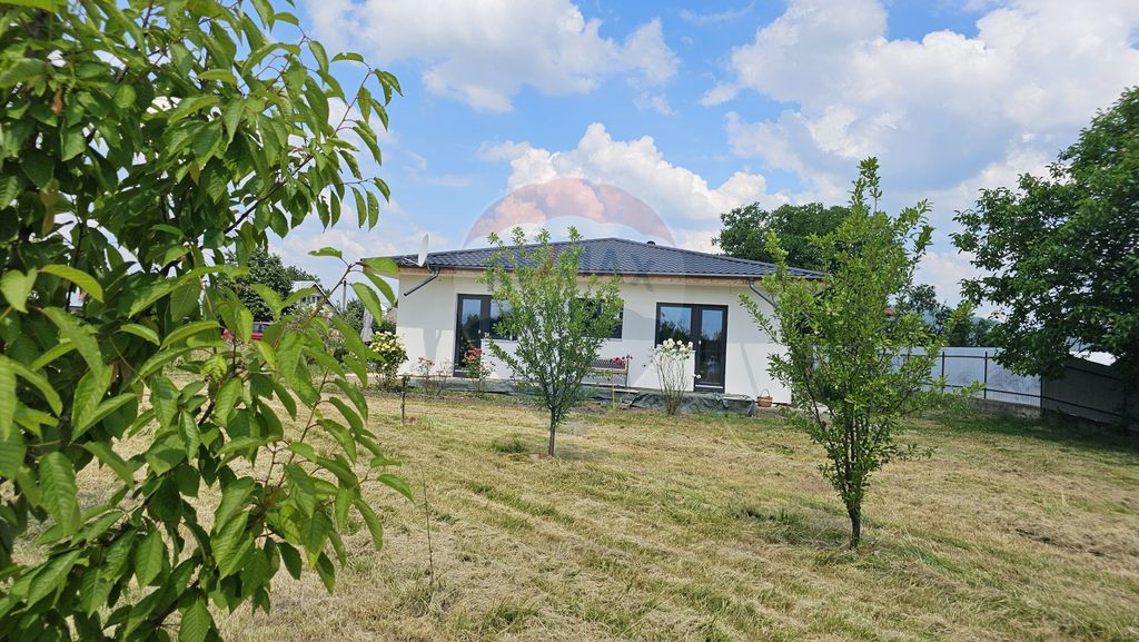 Casă / Vilă cu 5 camere de vânzare