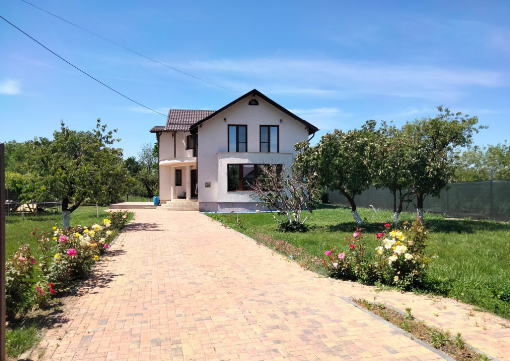 Vila cu teren 2.200 mp, sat Tăriceni-comuna Șirna