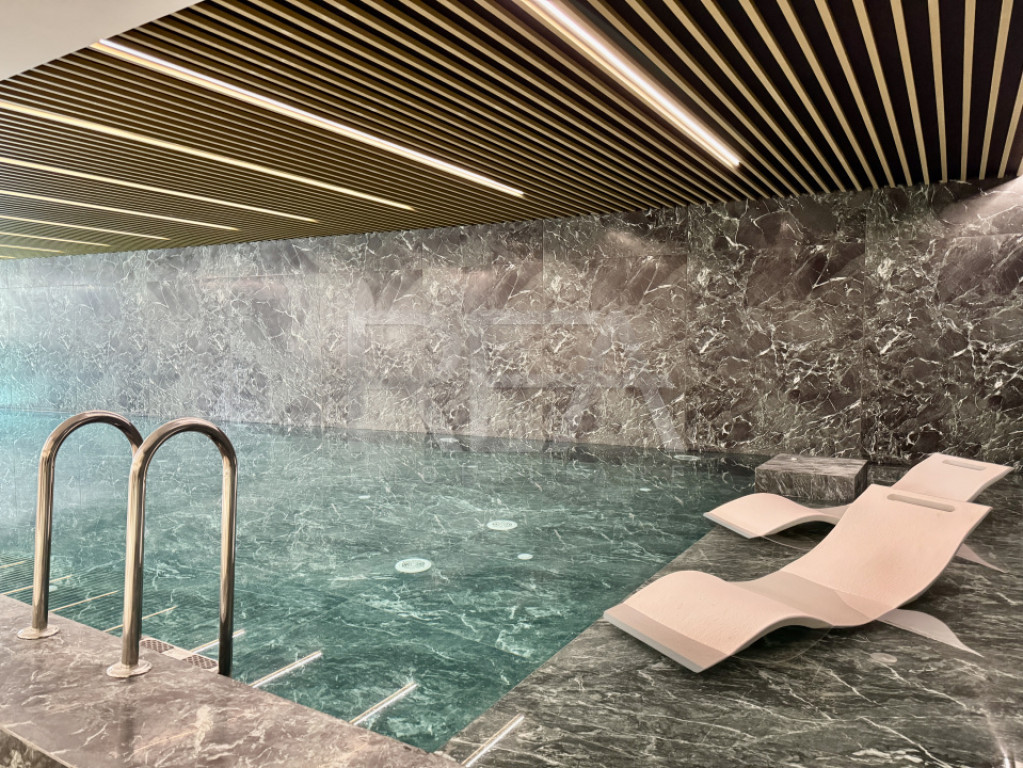 2 camere BHB Avenue, cu piscină și sală de sport
