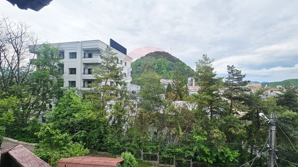 Apartament 4 camere, 3 băi, complet renovat, etaj 2, balcon