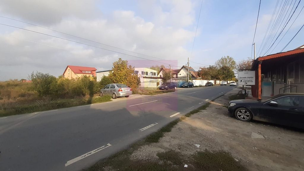 Teren bun pentru 2 sau 3 case aproape de Bucuresti.