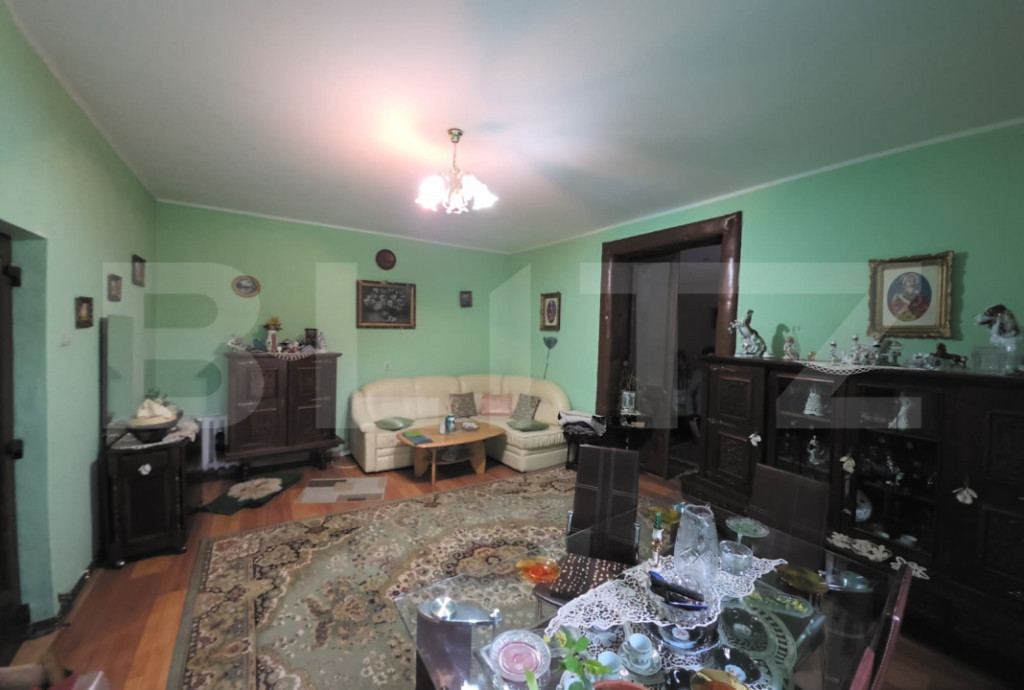 Casa, zona ultracentrala – ideala pentru locuinta sau acti