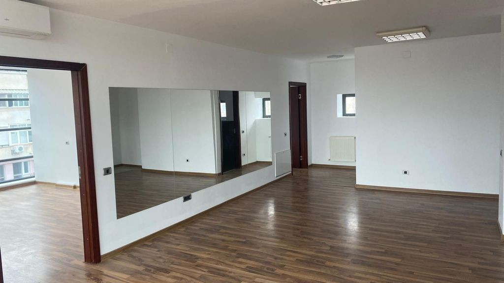 Unirii 3 Apartamente 120mp pentru firme (cladire de birouri)