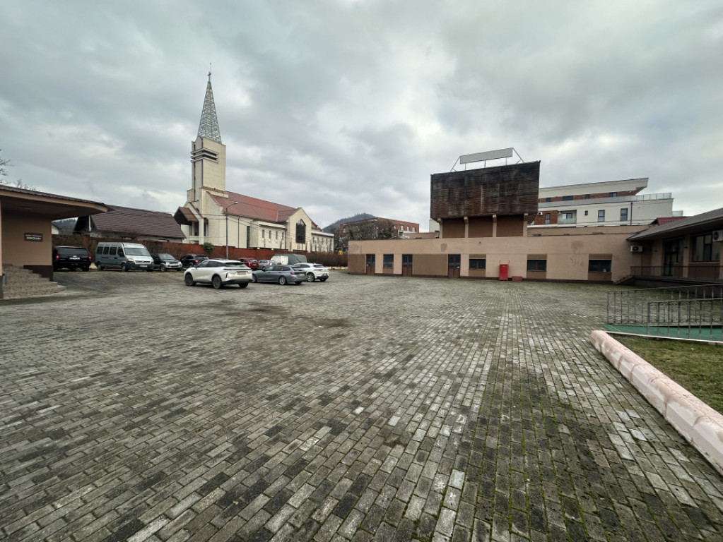 Teren 6000 mp (PUZ P+4) & Spații Comerciale - Baia Mare