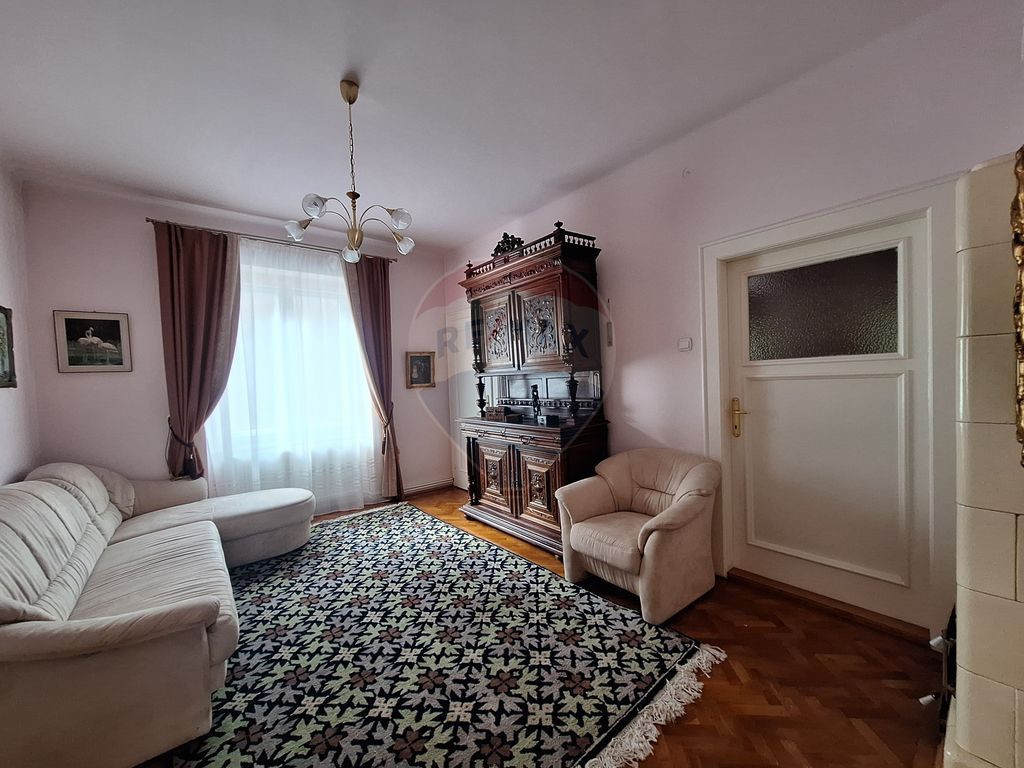 Apartament pet friendly, cu parcare si curte, str. Dobrun