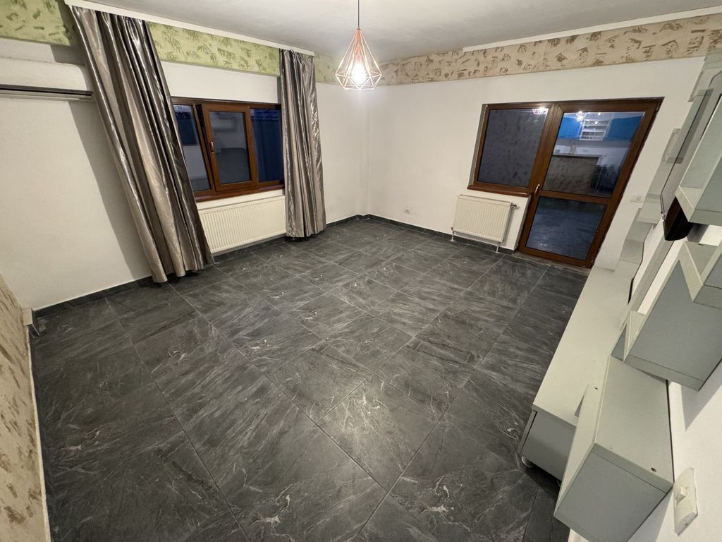 Apartament 2 camere zona Casa de Cultura cu Curte