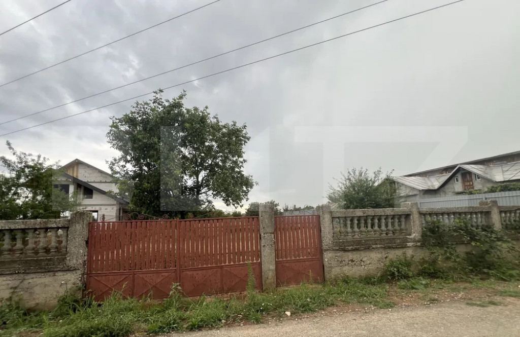 Casa cu 3000 mp Teren si Livada In Dumbrava - Sos. Principal