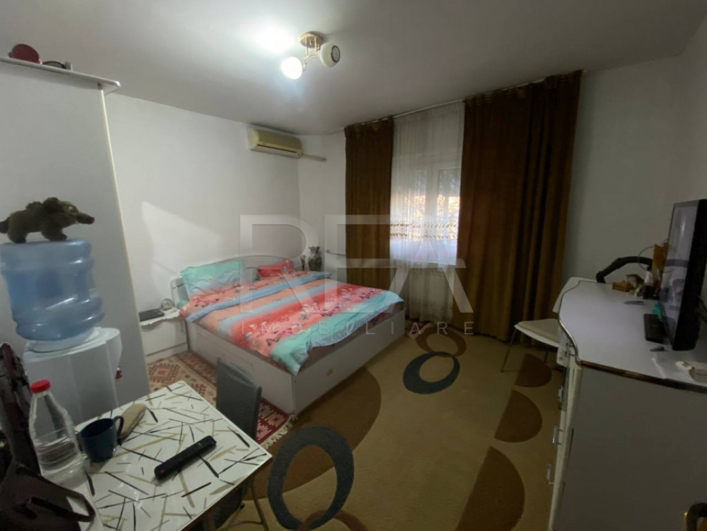 4 camere - Decomandat- 94mp - Trafic Greu
