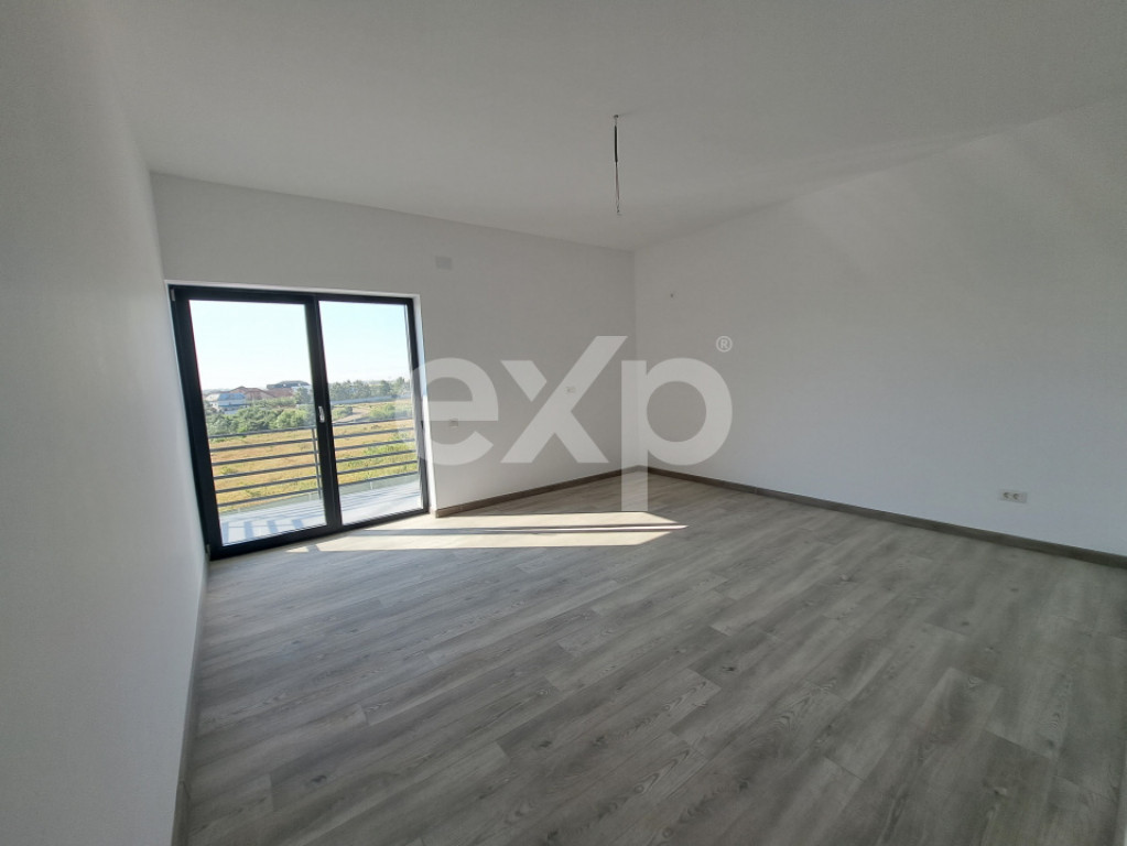 Vanzare apartament 2 camere Fratii Golesti