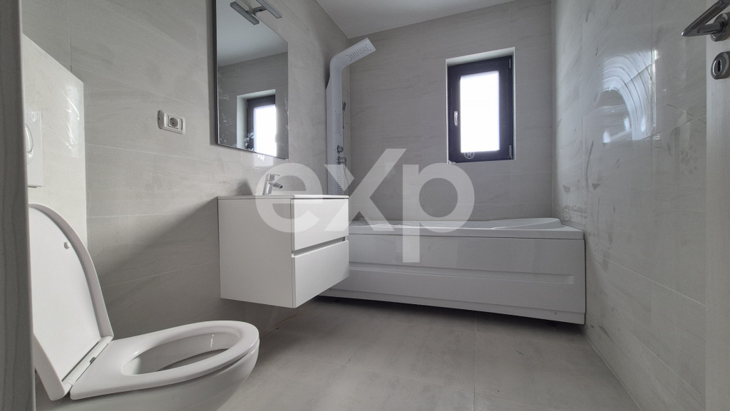 Casă parter 4 camere, la cheie, teren 400 mp, zonă central