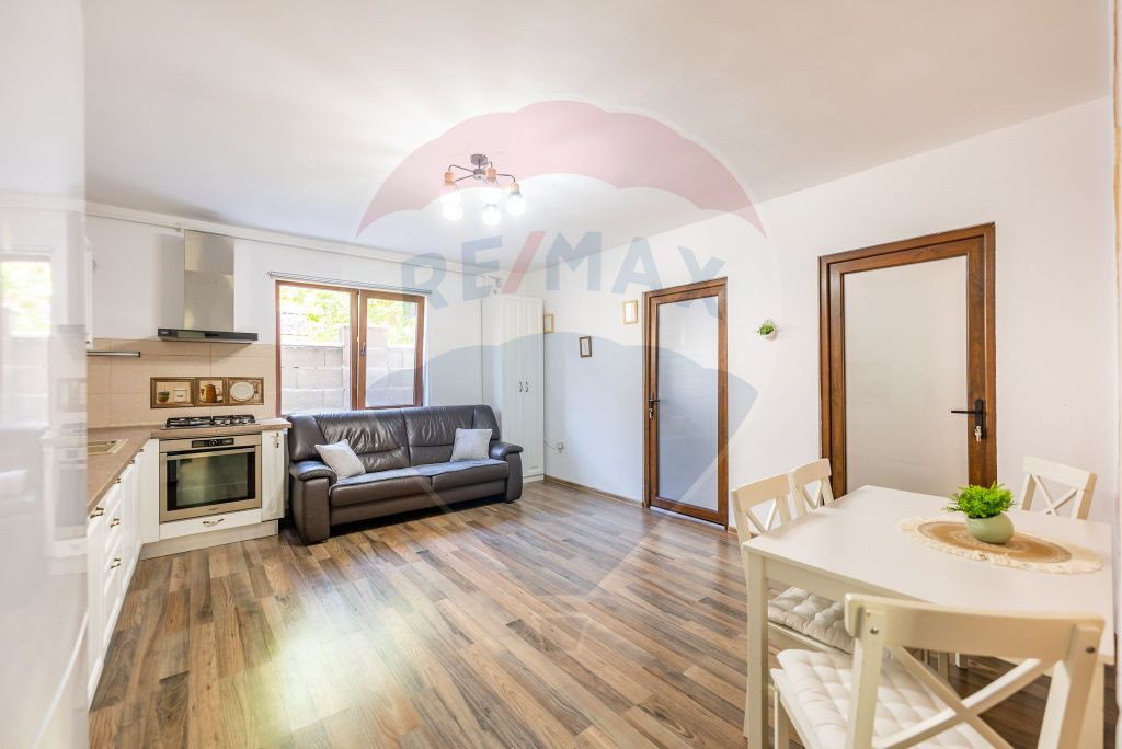 Apartament cu 3 camere de inchiriat in bloc nou + loc de ...