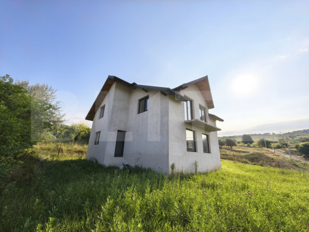 Casă individuală 4 camere, 120 mp utili, zona Bucium