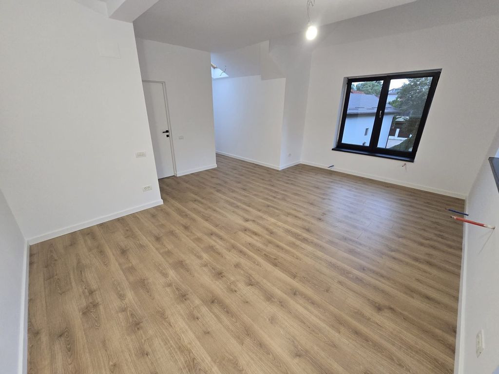 Teren 825 mp intravilan in Busteni cu vedere panoramica catr