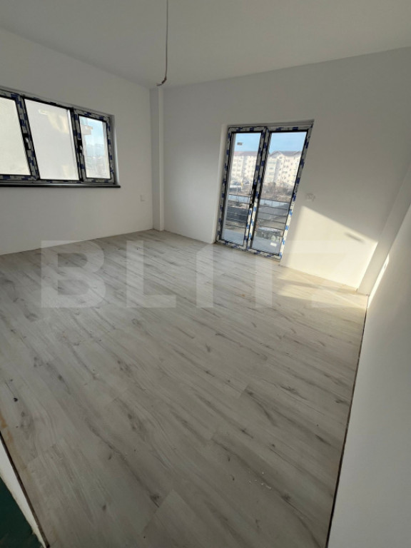 Apartament de 2 camere, decomandat, etaj intermediar, zona V