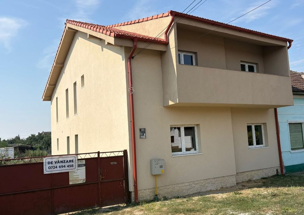 Casă nouă cu etaj semifinalizată, zonă liniștită î...