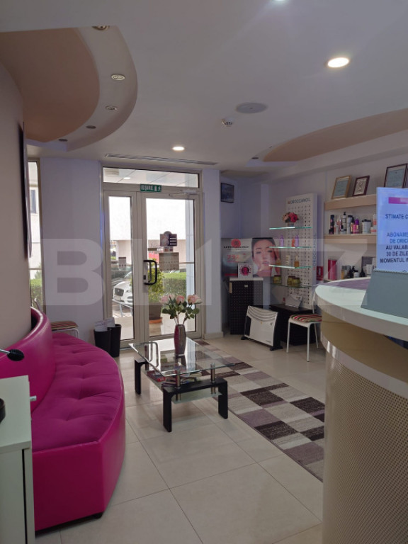 Spatiu comercial, 290 mp, fosta sala de fitness, zona Micro