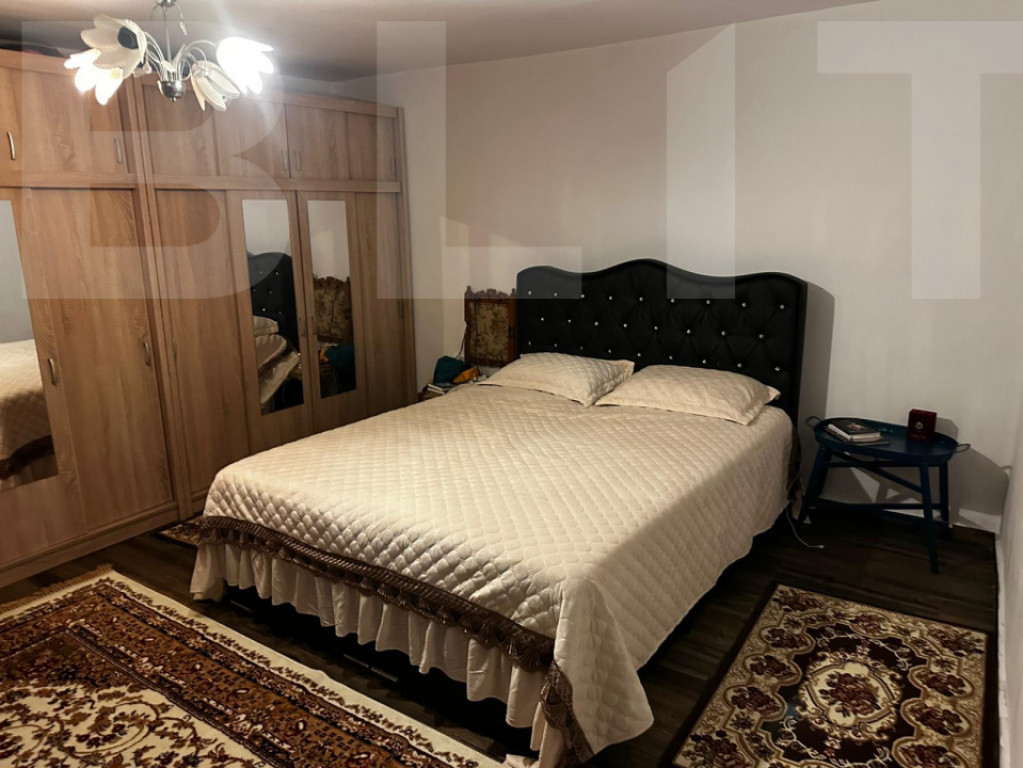 Casă la poalele Cetatii– 6 camere, panoramică, ideală
