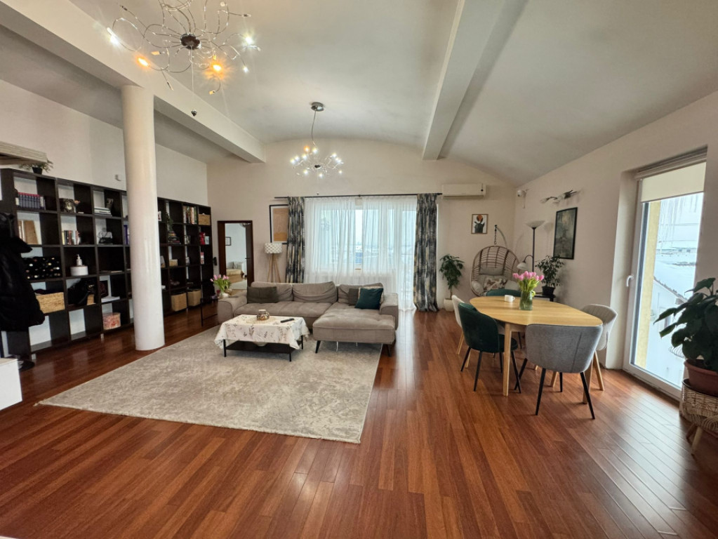 Apartament 3 camere, 130 mp, zona Exterior Vest