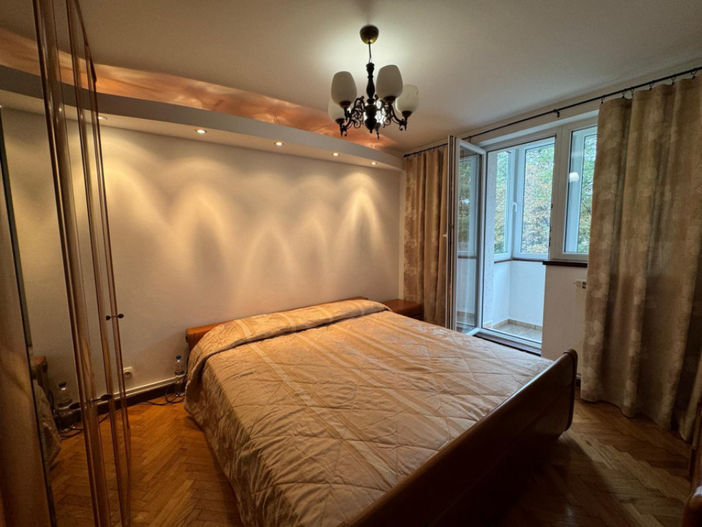 Apartament central de inchiriat, 3 camere, Radauti
